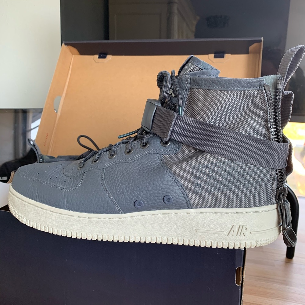 Men’s Nike AF1s